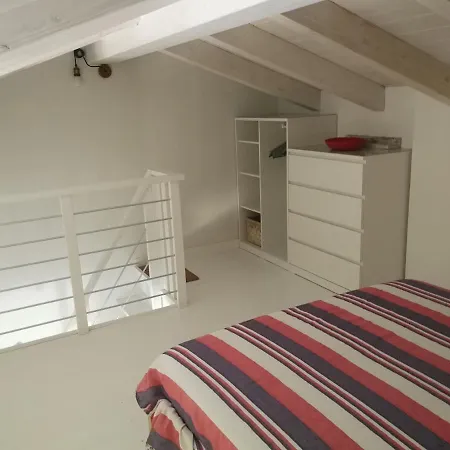 Attico Il Sole 카스텔사르도